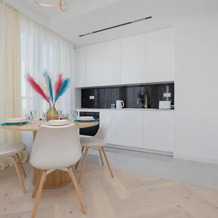Lux Grzybowska Apartments With Parking By Renters Prestige Warsaw Exterior photo
