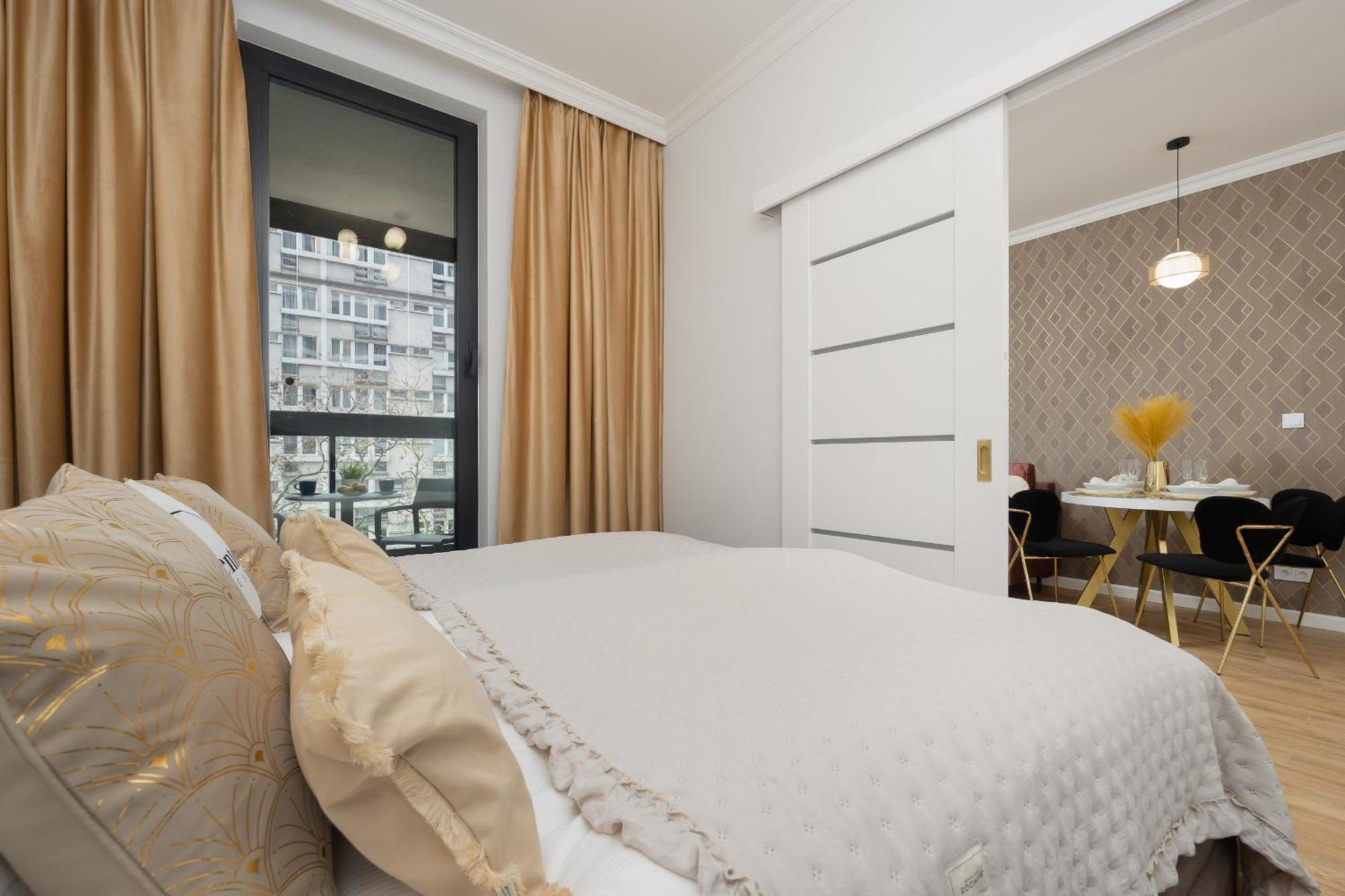 Lux Grzybowska With Parking By Renters Prestige * Warsaw