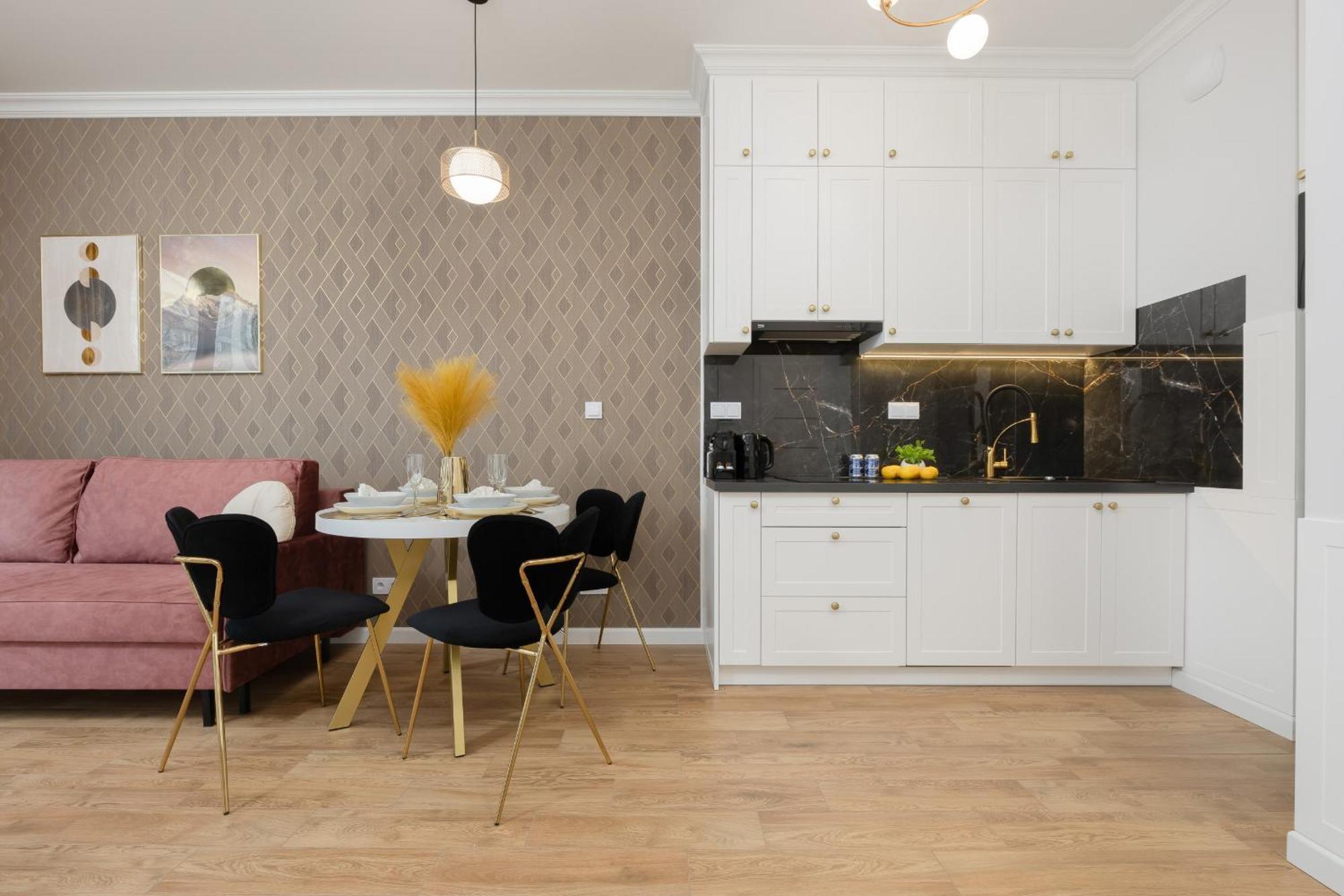 Apartment Lux Grzybowska With Parking By Renters Prestige *