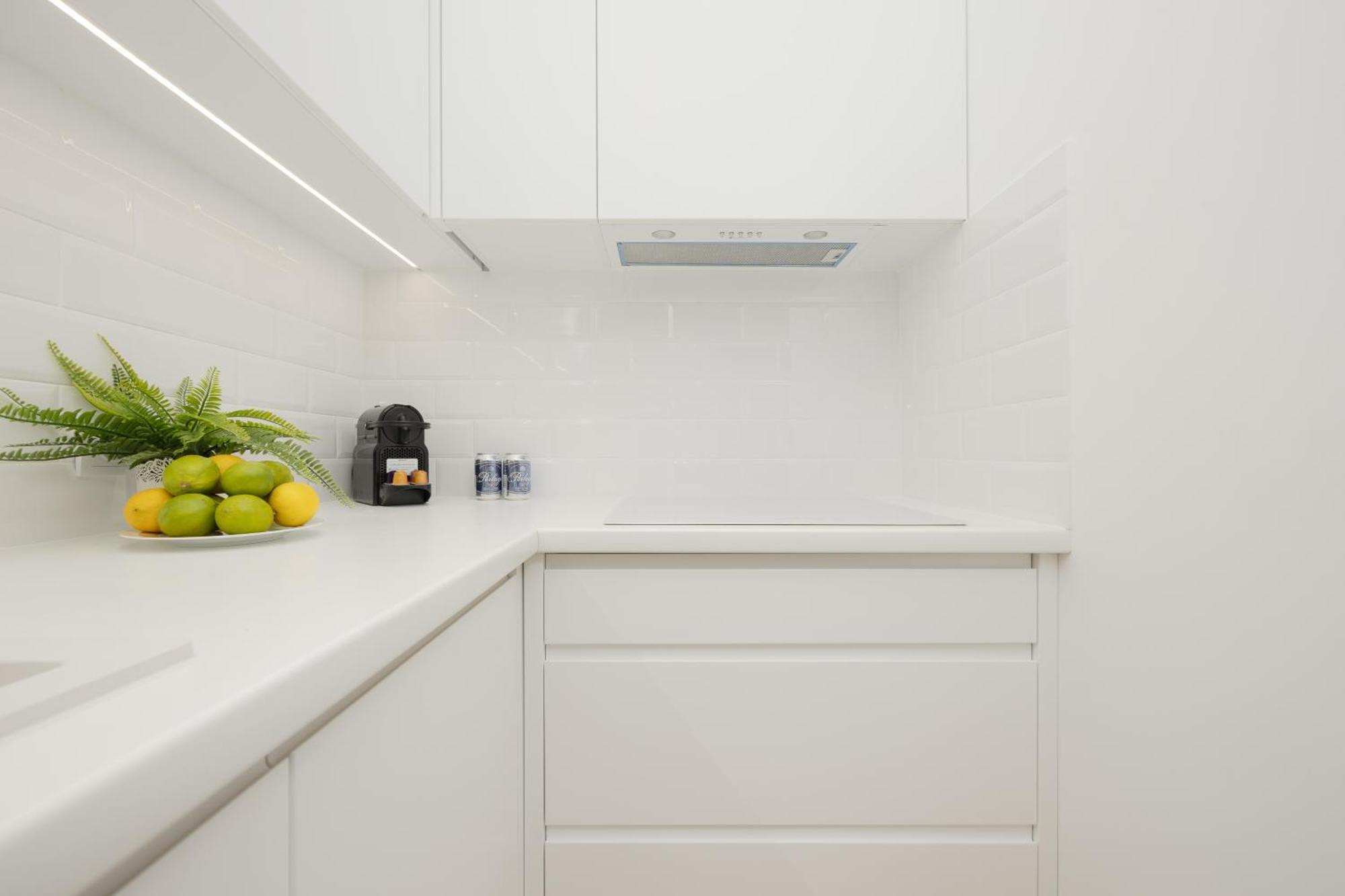 Apartment Lux Grzybowska With Parking By Renters Prestige