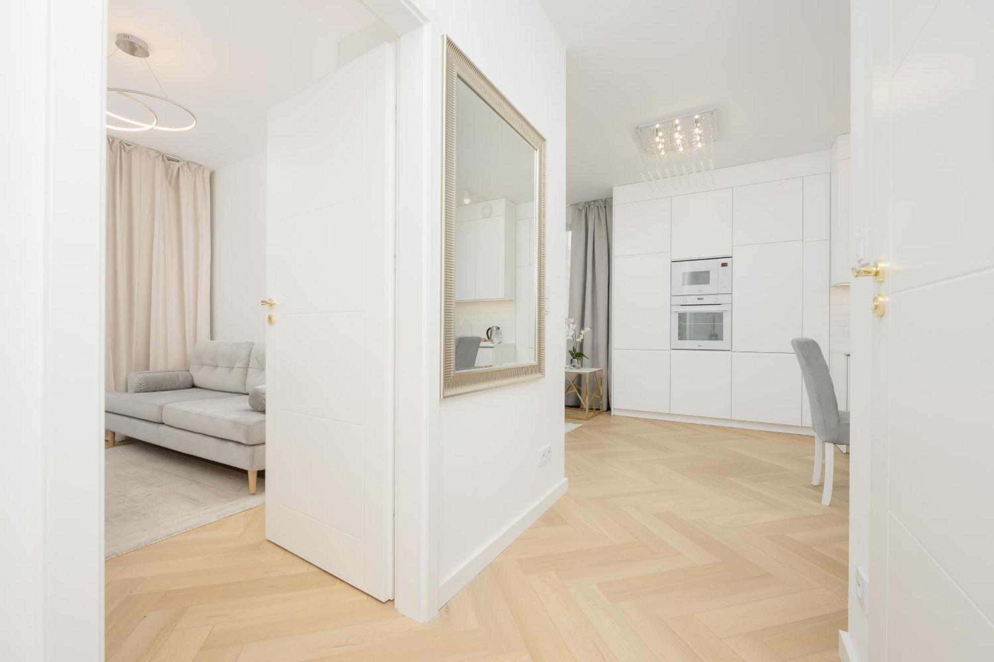 Lux Grzybowska With Parking By Renters Prestige Apartment
