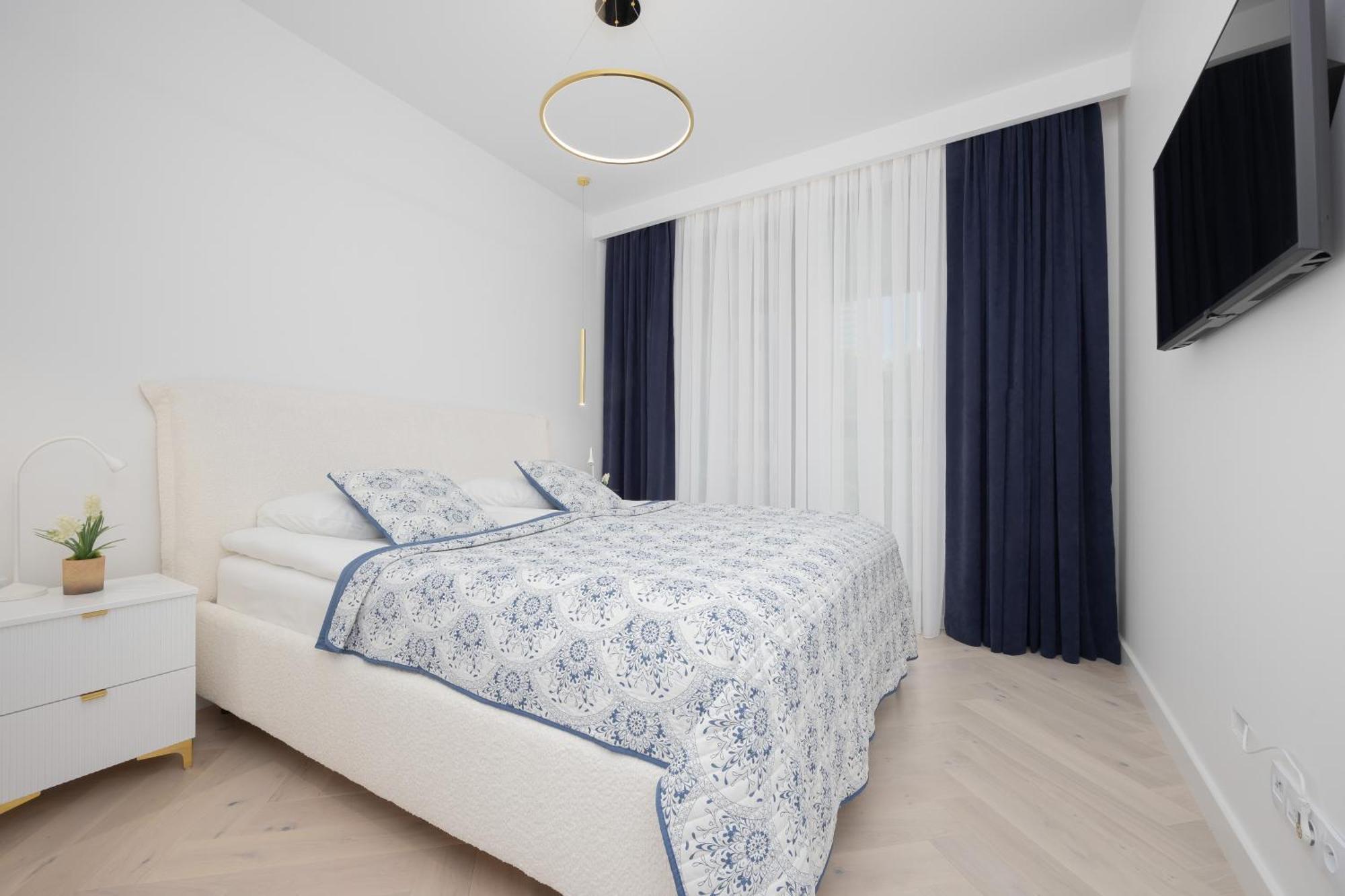 Apartment Lux Grzybowska With Parking By Renters Prestige Warsaw