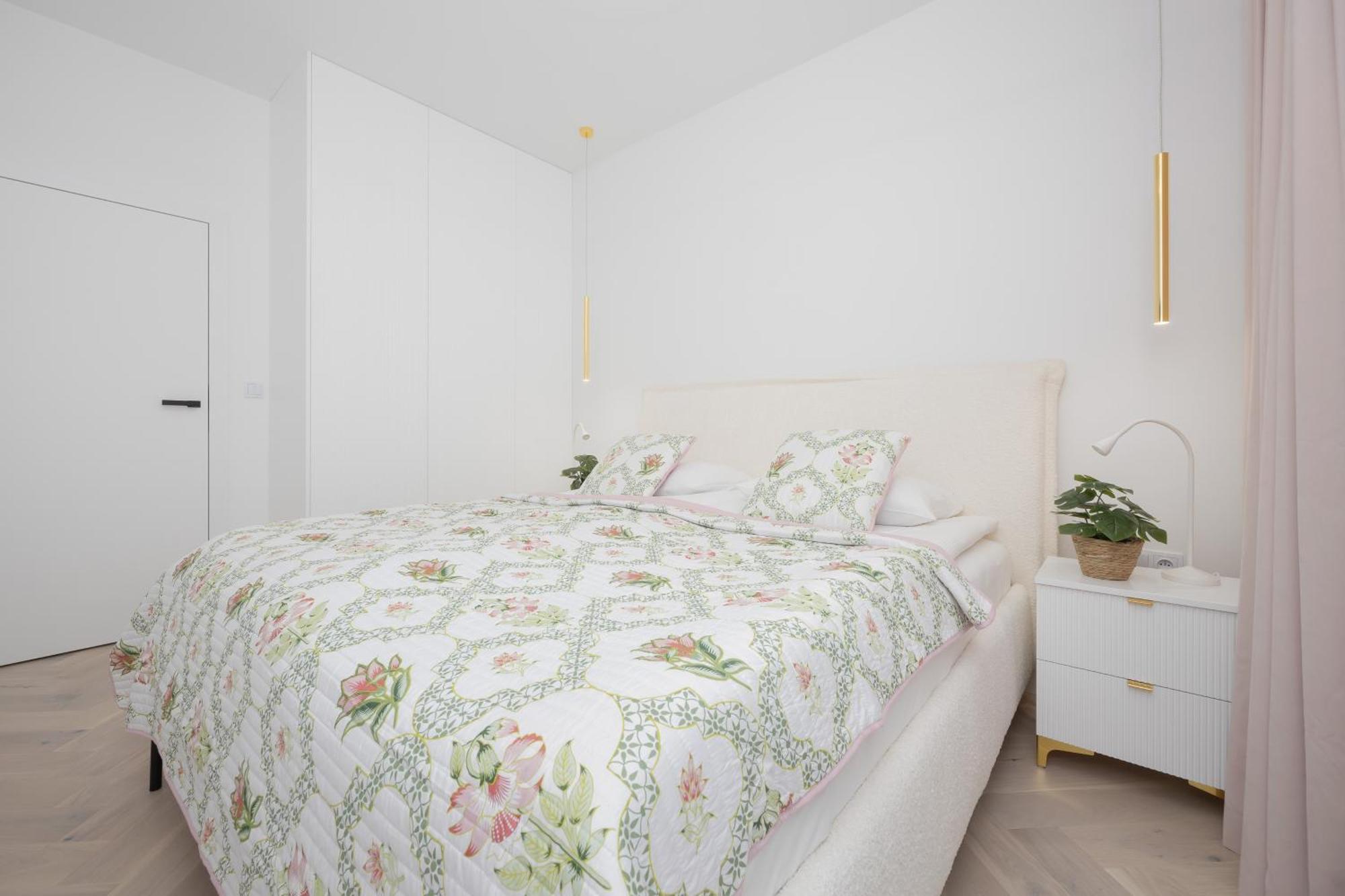 Lux Grzybowska With Parking By Renters Prestige * Warsaw