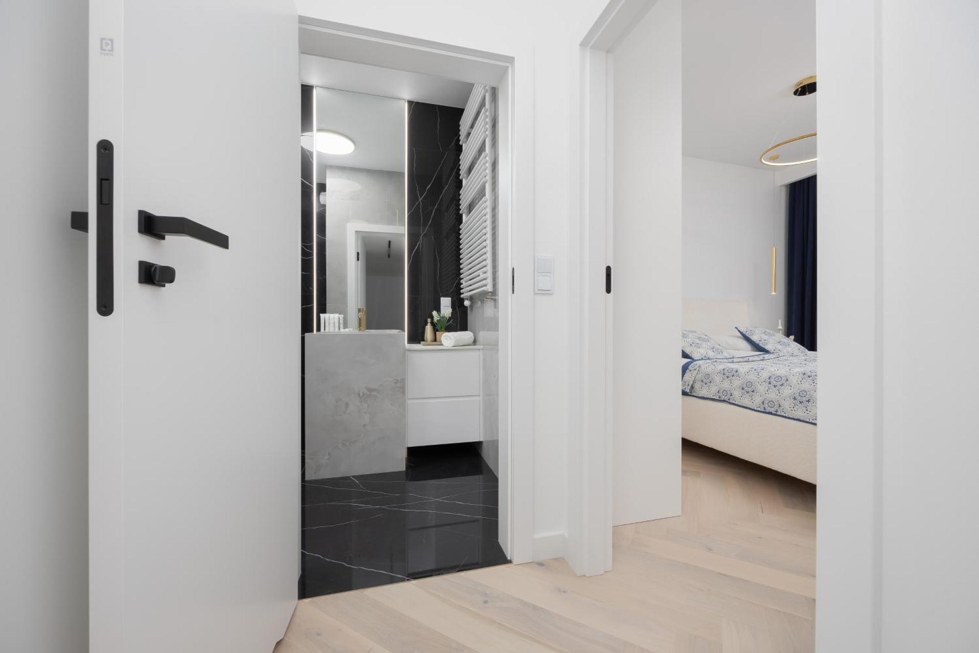 Lux Grzybowska With Parking By Renters Prestige Appartamento Varsavia
